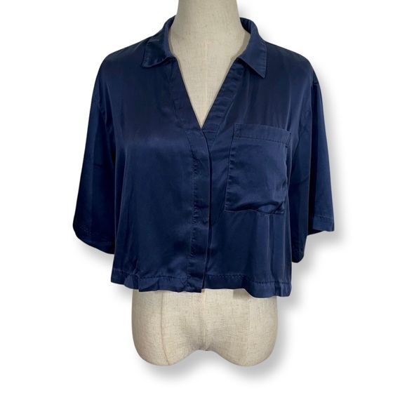 Lunya Washable Silk Cropped Button Down Pajama Lounge Top in Deep Blue - Picture 4 of 14